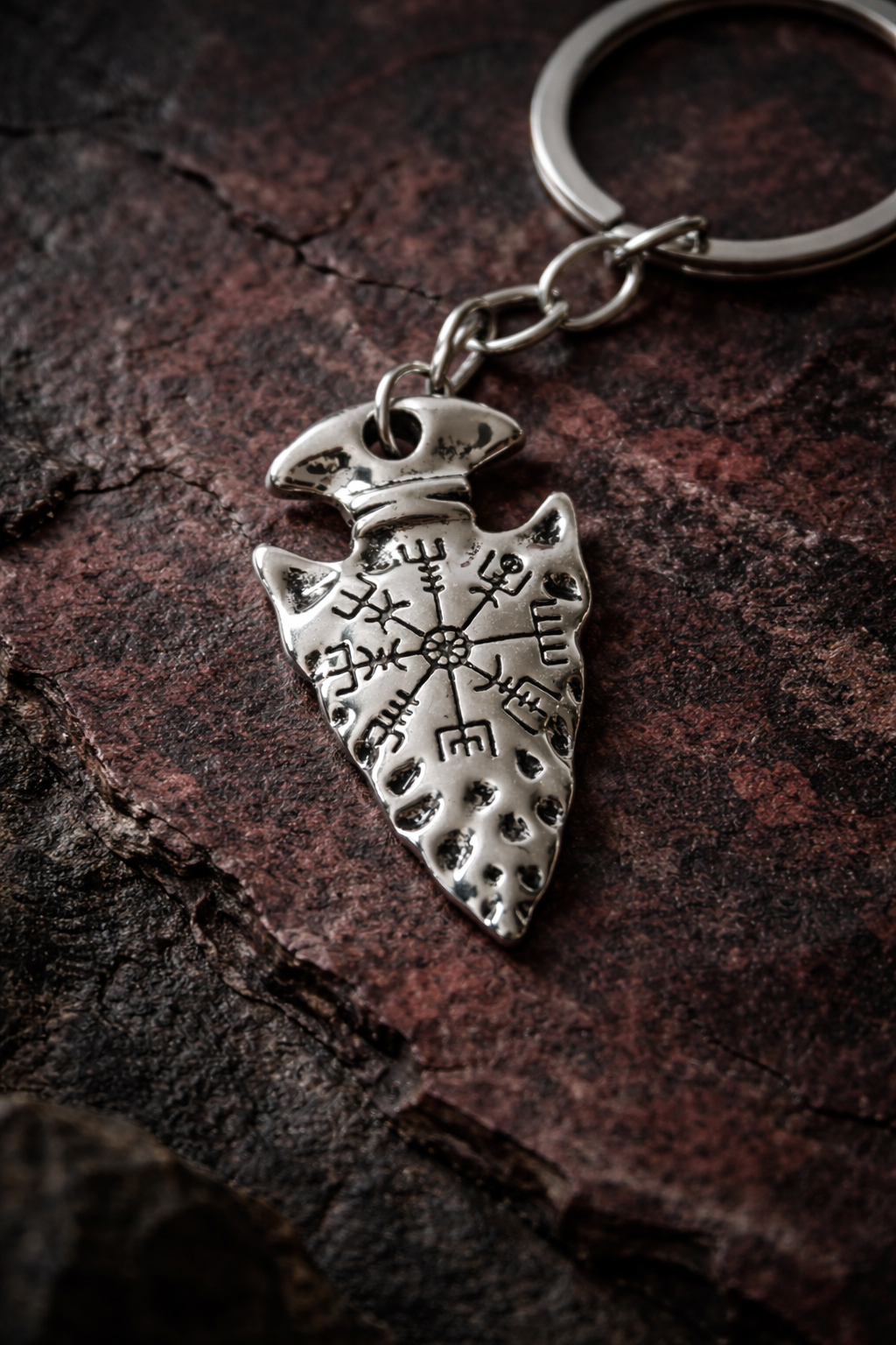 Keliautojo runų raktų pakabukas-talismanas