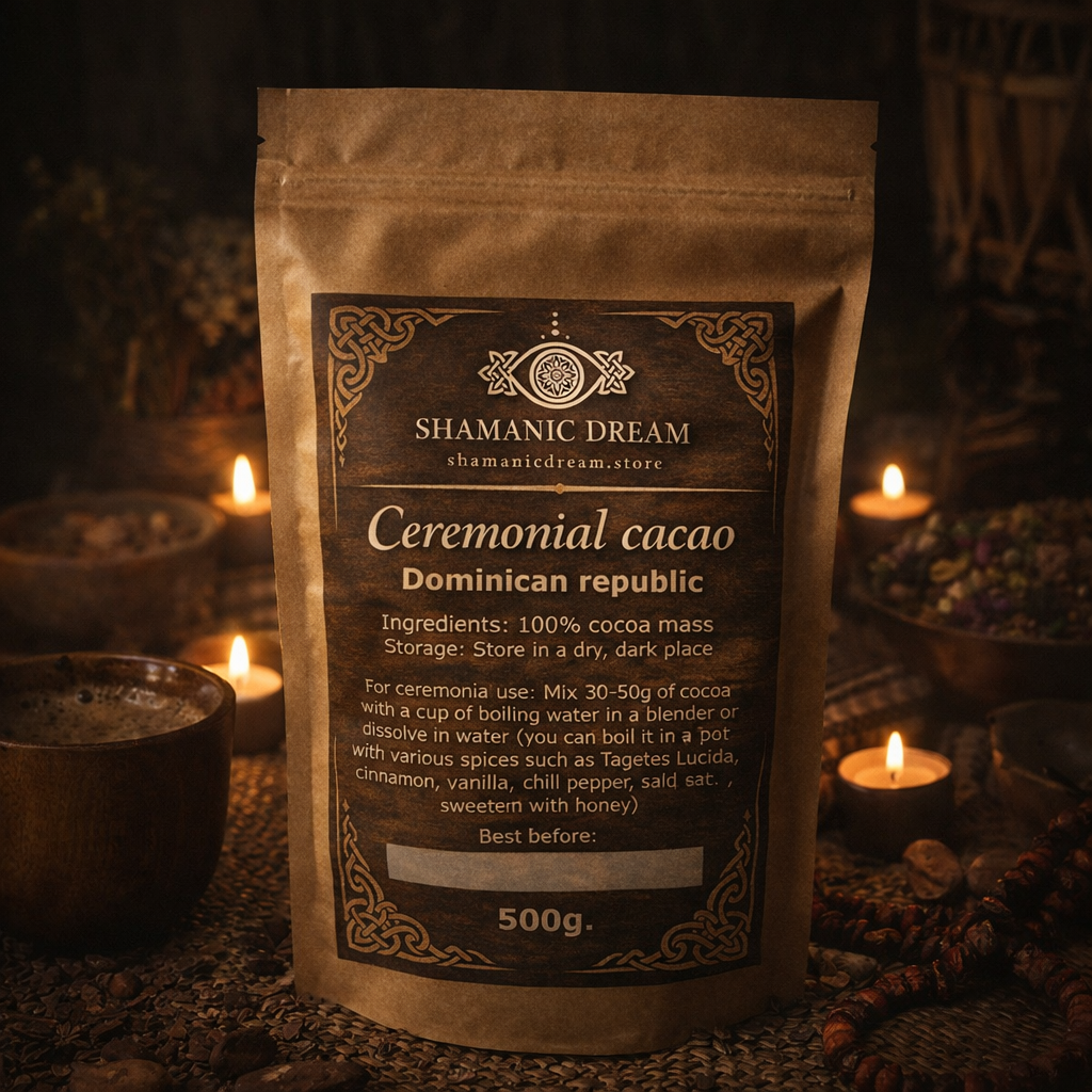 Shamanic Dream 500 g ceremonial cacao from the Dominican Republic in a resealable pouch, displayed with cacao and candles